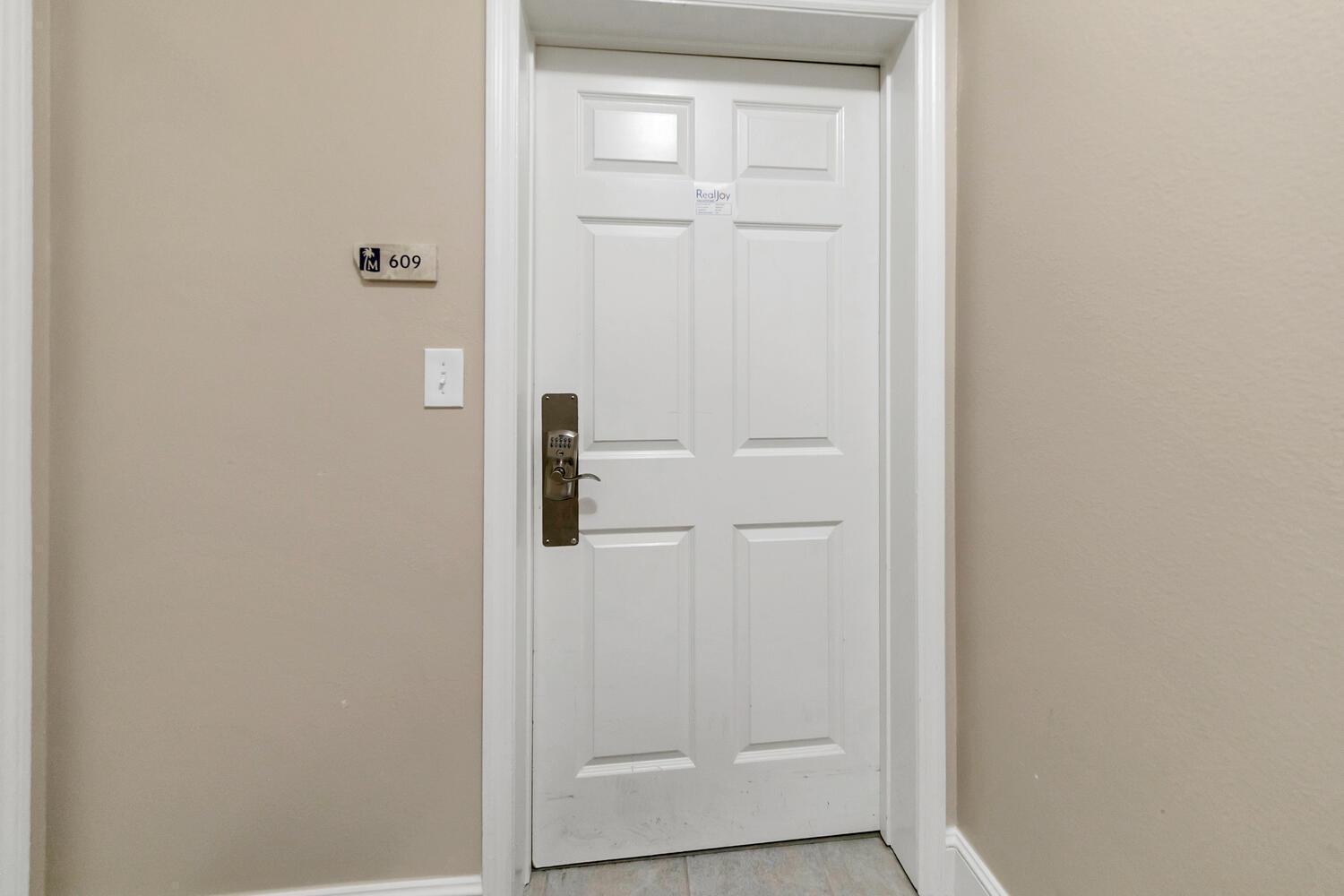 Apartment Majestic Towers 1-609 Panama City Beach