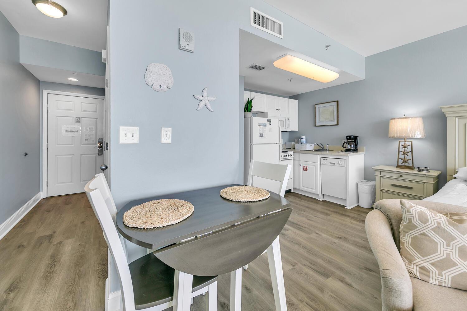 Majestic Towers 1-609 Apartment